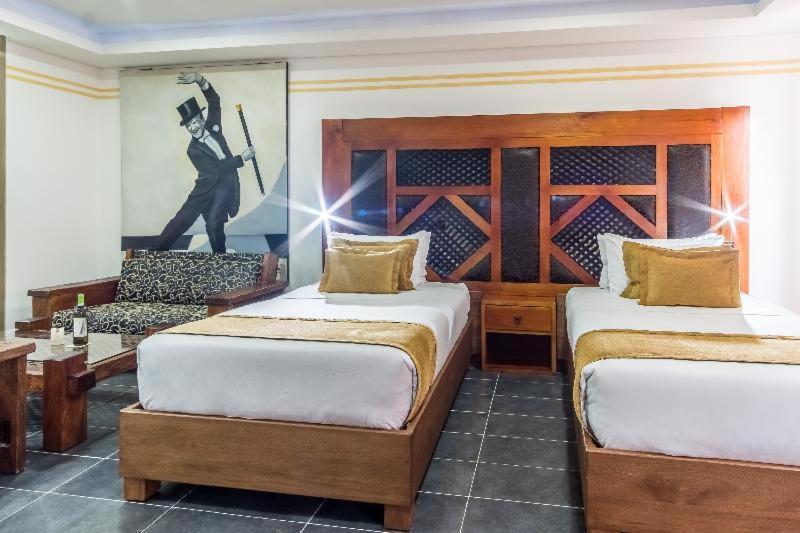 Hotel Du Parc Μεντεγίν Δωμάτιο φωτογραφία