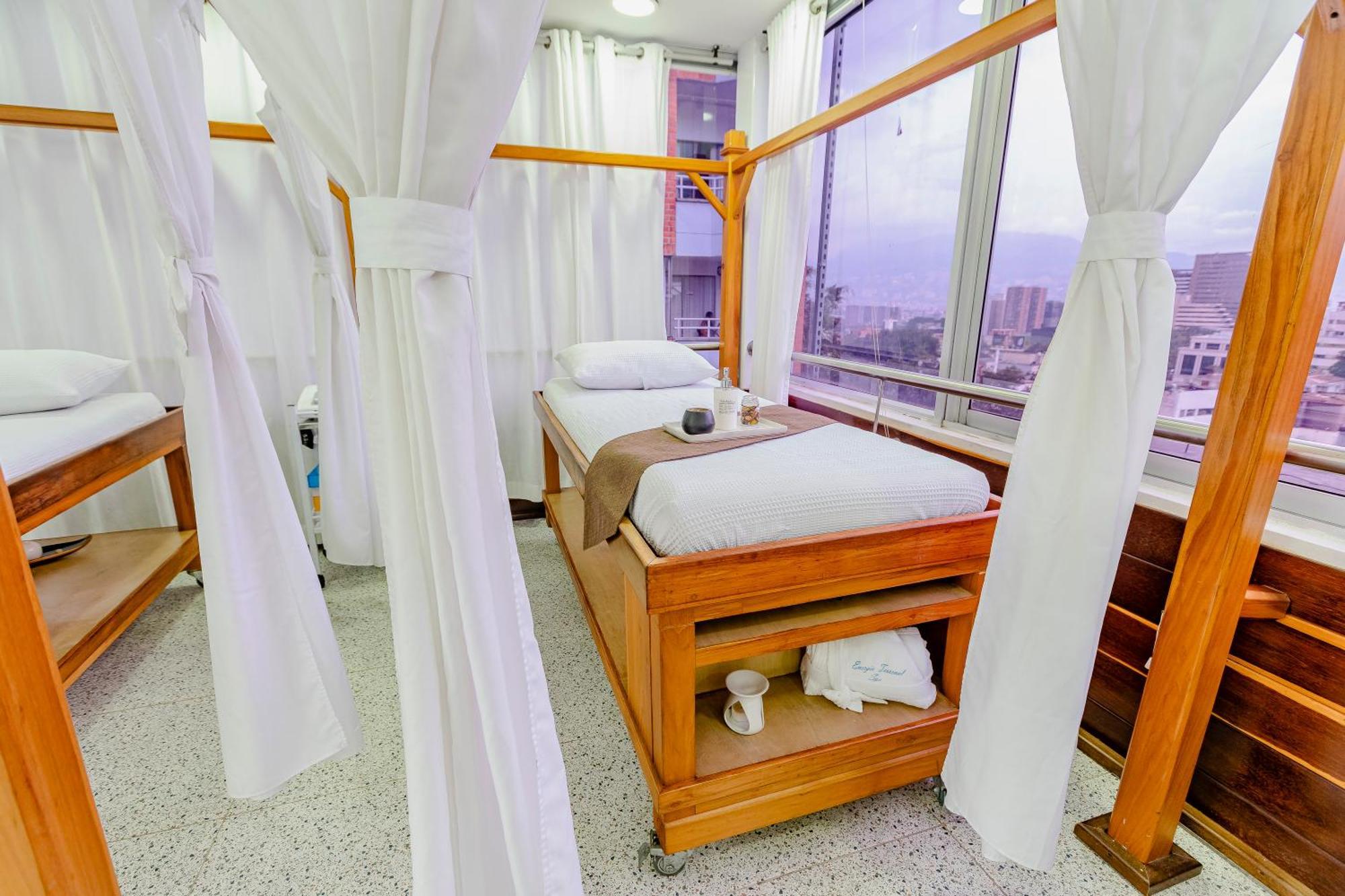 Hotel Du Parc Μεντεγίν Εξωτερικό φωτογραφία