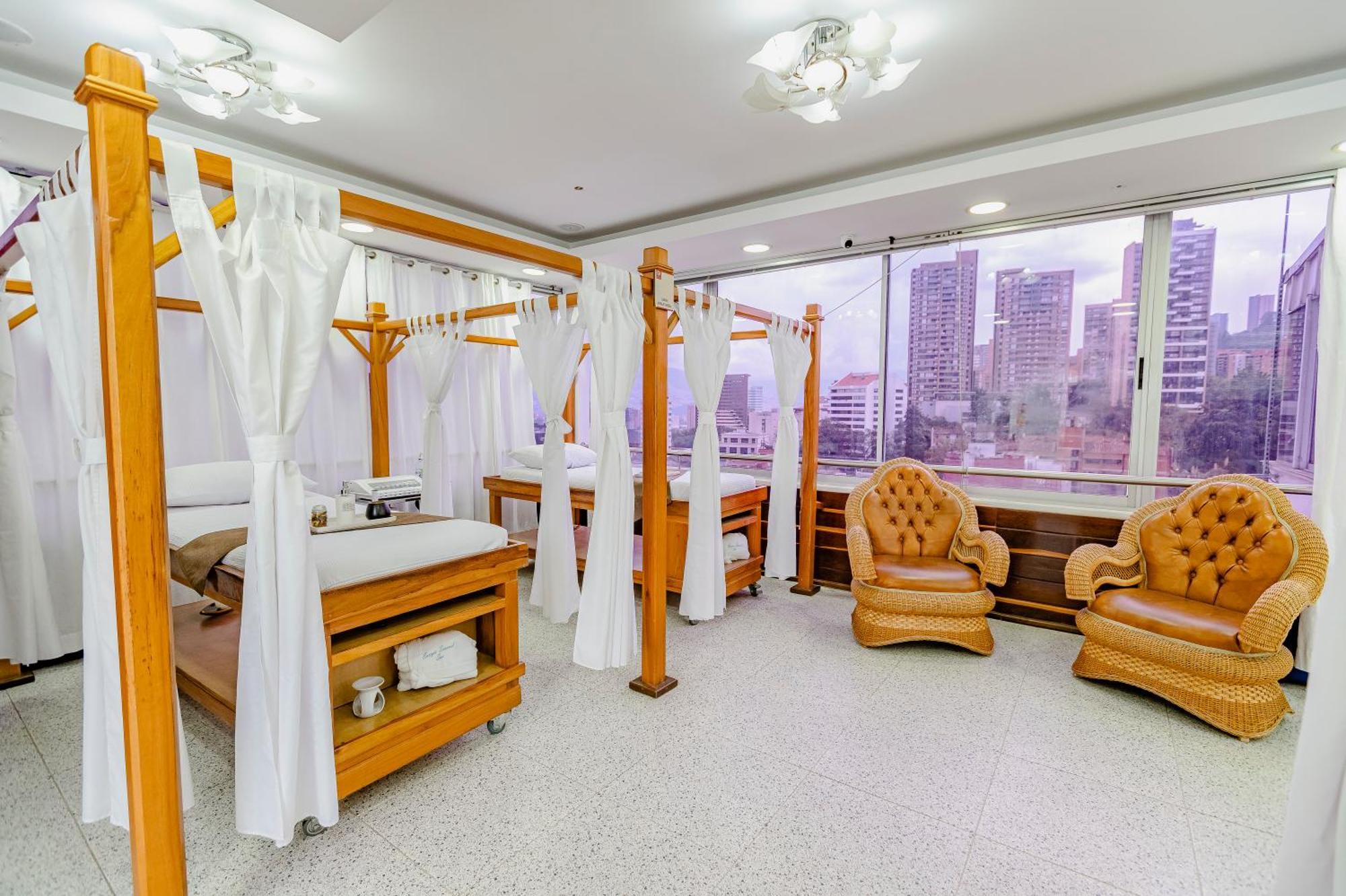 Hotel Du Parc Μεντεγίν Εξωτερικό φωτογραφία